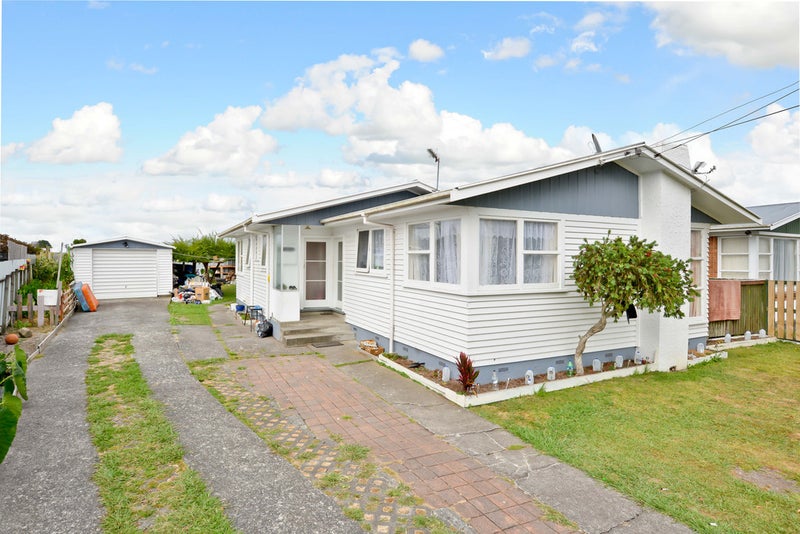 33 Yvonne Street, Melville, Hamilton - Carousel 1