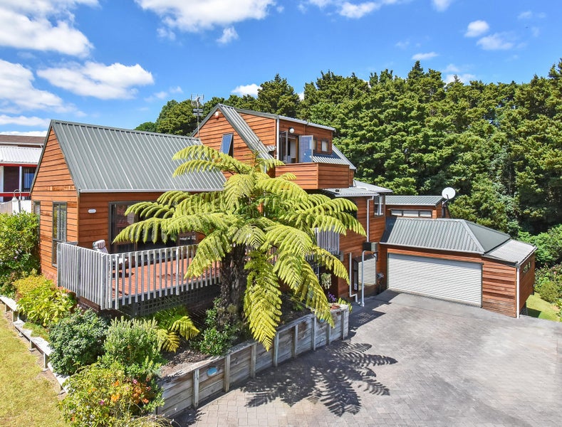 7 Elsted Place, Goodwood Heights, Auckland - Carousel 1
