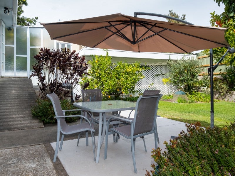 6 Randall Place, Hospital Hill, Napier - Carousel 26