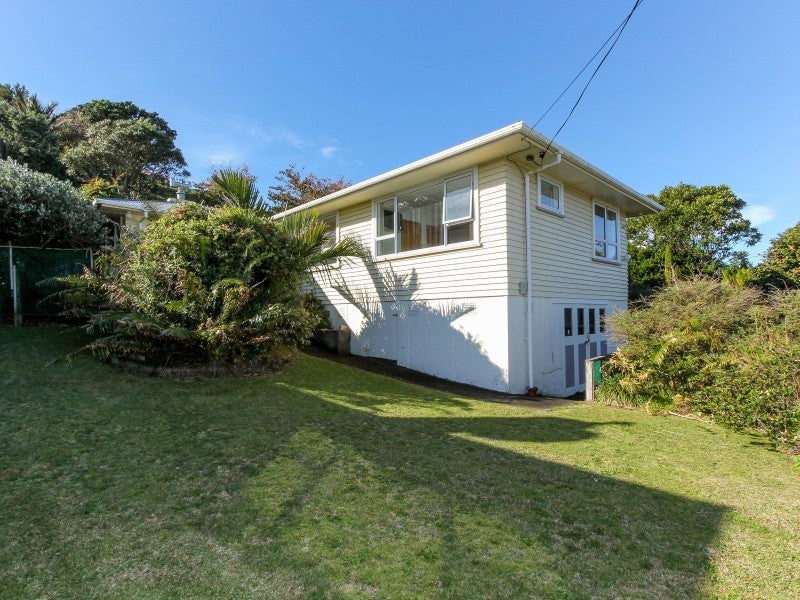 13 Clearmont Crescent, Blagdon, New Plymouth - Carousel 23