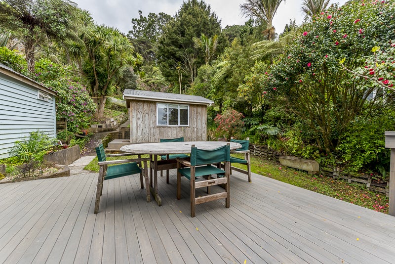 17 Laingholm Drive, Laingholm, Auckland - Carousel 2