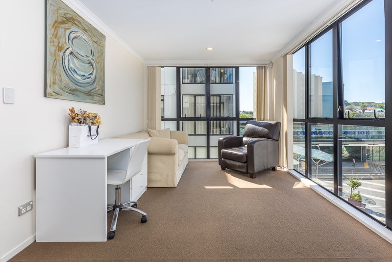 419C/176 Broadway, Newmarket, Auckland  - Carousel 1