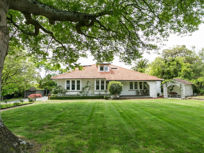 2 Gillean Street, Havelock North, Havelock North - Carousel 23