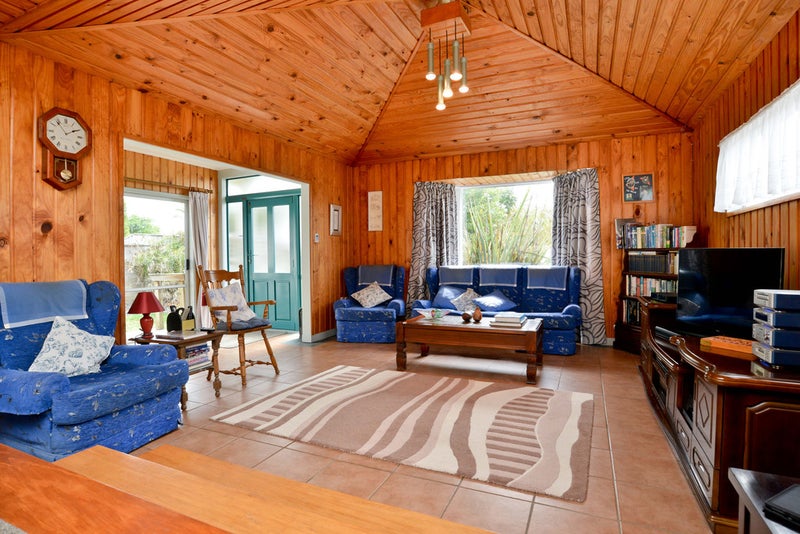 15 Pamela Place, Deanwell, Hamilton - Carousel 1