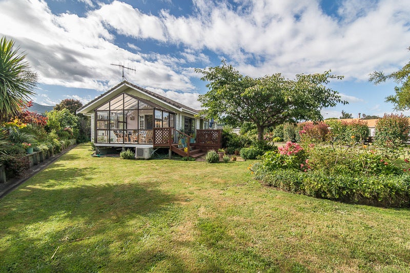 11 Manawa Avenue, Raumati Beach, Paraparaumu - Carousel 2