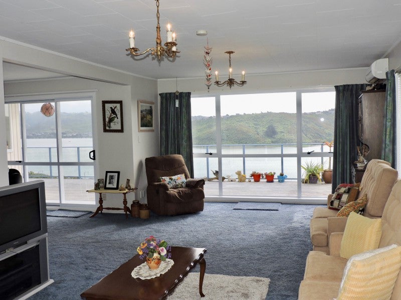 11 Eskdale Road, Papakowhai, Porirua - Carousel 2