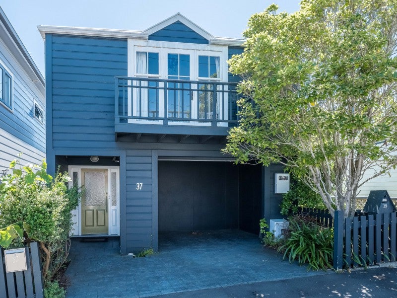 37 Queen Street, Mount Victoria, Wellington - Carousel 1