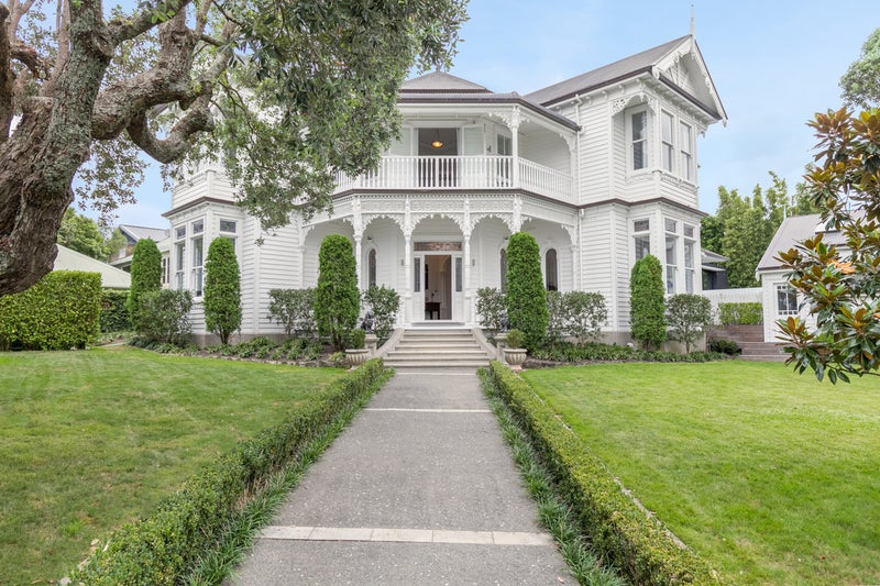 2 Stack Street, Herne Bay, Auckland - Carousel 1