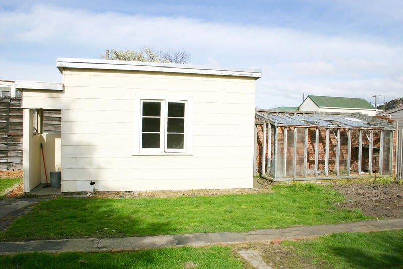 12 Loyalty Street, Forbury, Dunedin - Carousel 14