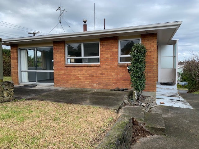 1 Glenfield Place, Brookfield, Tauranga - Carousel 1