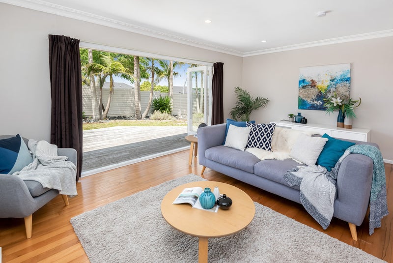 33 Howe Street, Howick, Auckland - Carousel 1