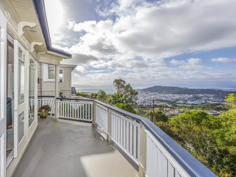56 Karepa Street, Brooklyn, Wellington - Carousel 26