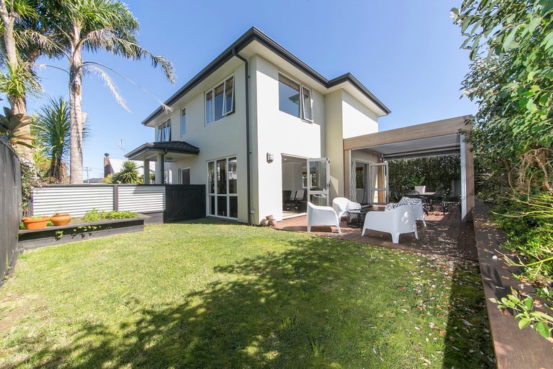18A Wallath Road, Onehunga, Auckland - Carousel 1