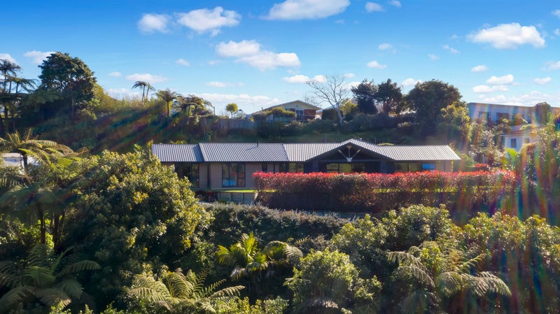 3C Azalea Place, Brooklands, New Plymouth - Carousel 26