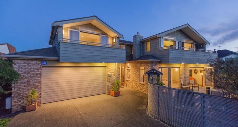 26 Eastern Beach Road, Eastern Beach, Auckland - Carousel 1