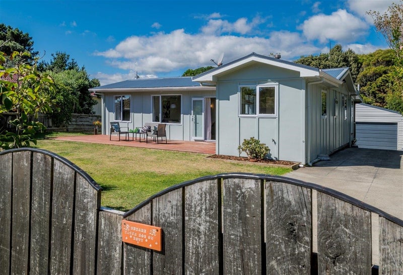 42 William Street, Waikanae Beach, Waikanae - Carousel 21