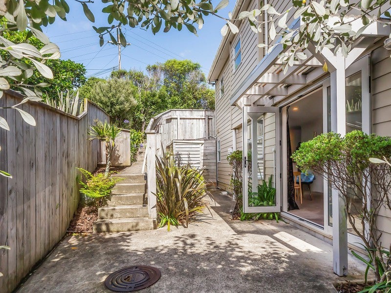 1A Cecil Road, Wadestown, Wellington - Carousel 1