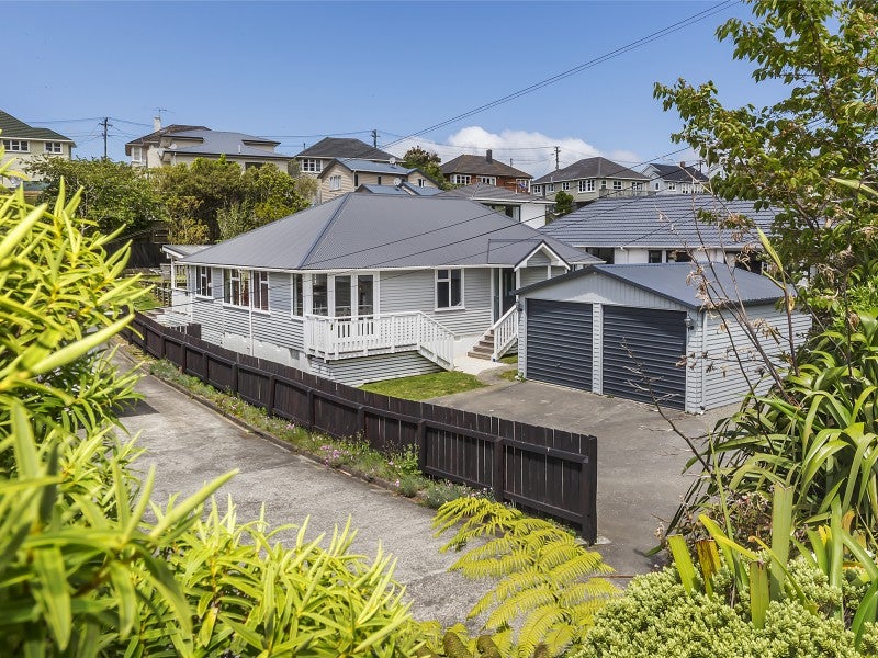 33 Bannister Avenue, Johnsonville, Wellington - Carousel 2