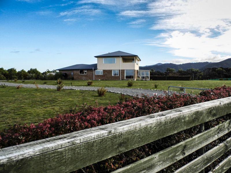 16 Edgewater Place, Rarangi - Carousel 19