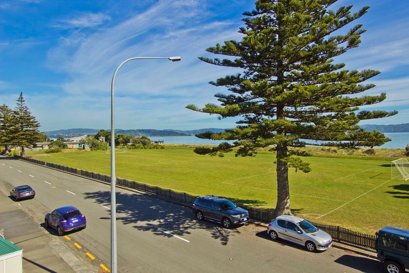 39 Marine Parade, Eastbourne, Lower Hutt - Carousel 14