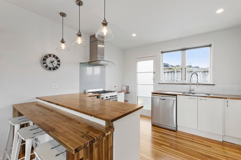 2/116 Beach Haven Road, Beach Haven, Auckland - Carousel 1