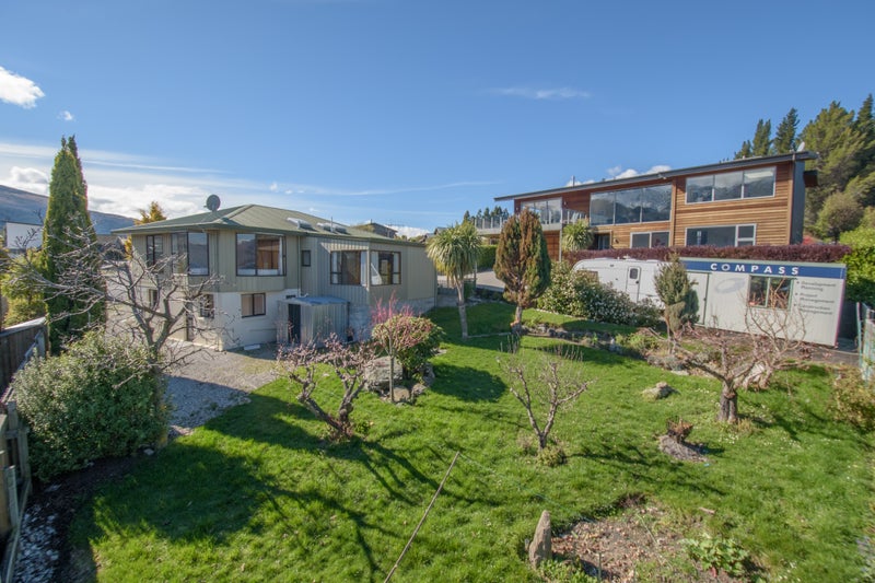15 Poplar Drive, Kelvin Heights, Queenstown - Carousel 12