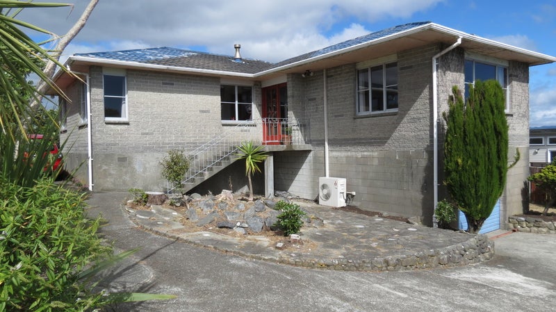 262 Dowse Drive, Maungaraki, Lower Hutt - Carousel 1