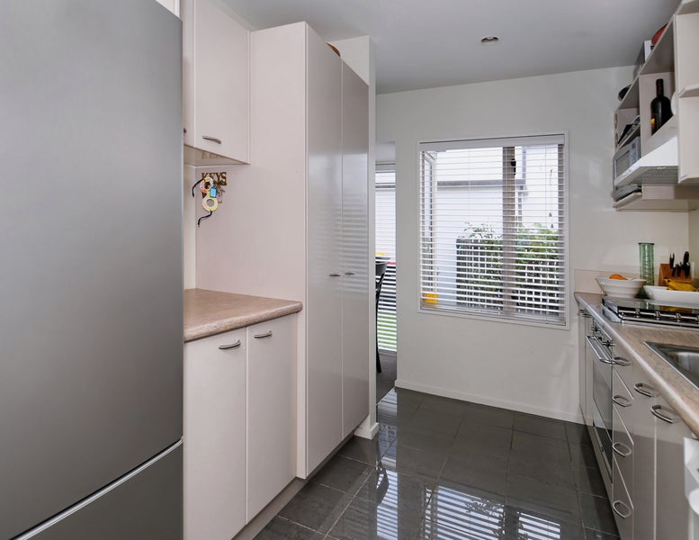 2 Kinloch Street, St Albans, Christchurch - Carousel 2