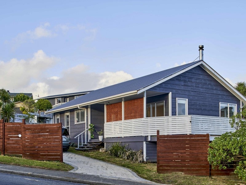 26 Frobisher Street, Island Bay, Wellington - Carousel 1