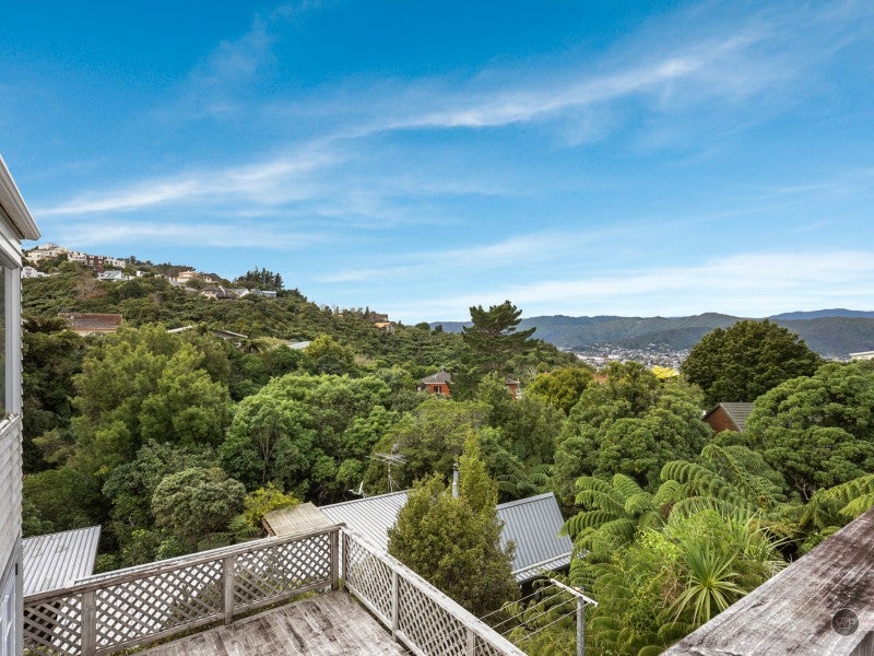 11 Panorama Grove, Harbour View, Lower Hutt - Carousel 1