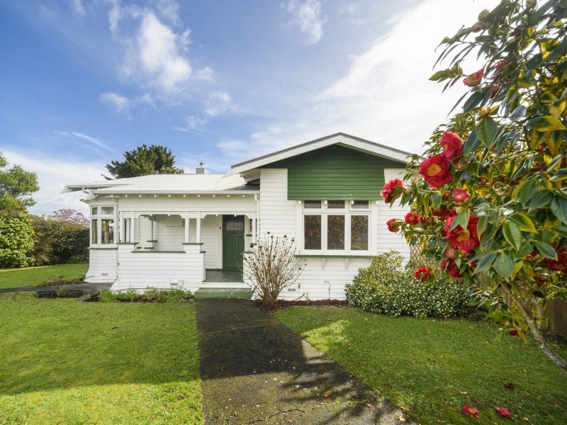 11 Beresford Street, Takaro, Palmerston North - Carousel 2