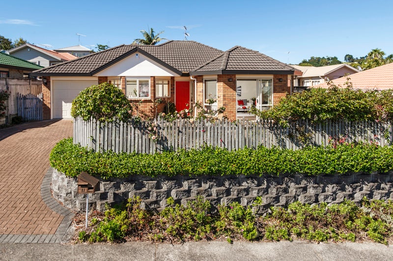 11 Angel Way, Stanmore Bay, Whangaparaoa - Carousel 1
