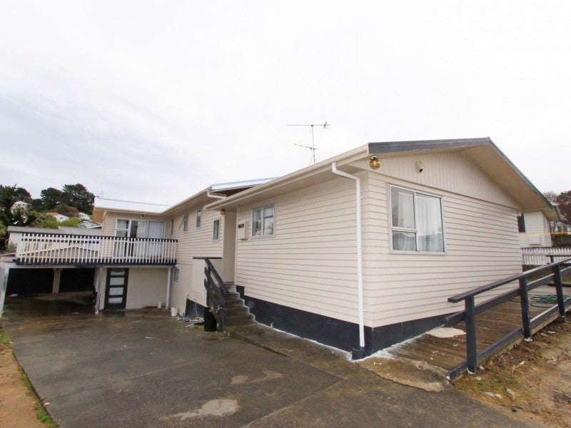 41A Conclusion Street, Ascot Park, Porirua - Carousel 1