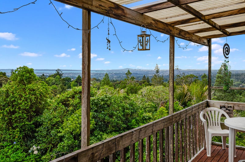 31B Bush Road, Waiatarua, Auckland - Carousel 1