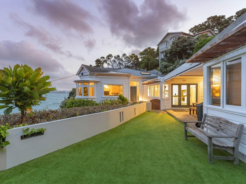 38 Evans Bay Parade, Roseneath, Wellington - Carousel 1