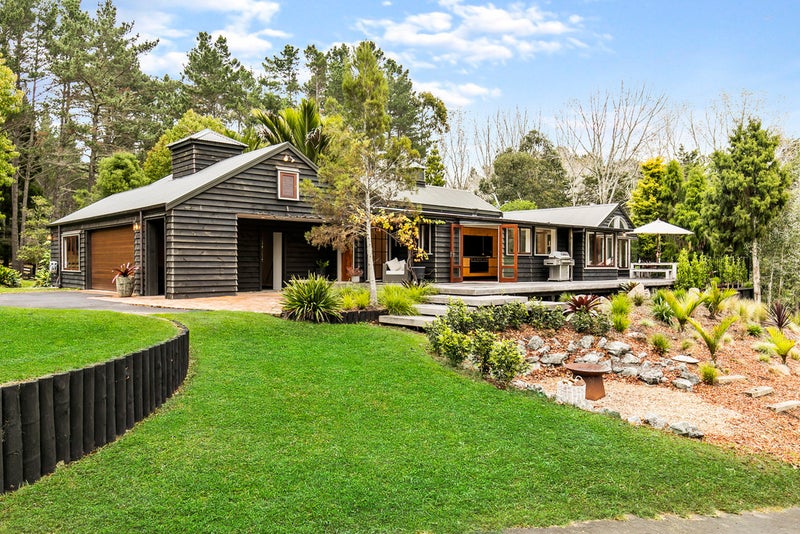 279 Ara-Kotinga, Manurewa - Carousel 1