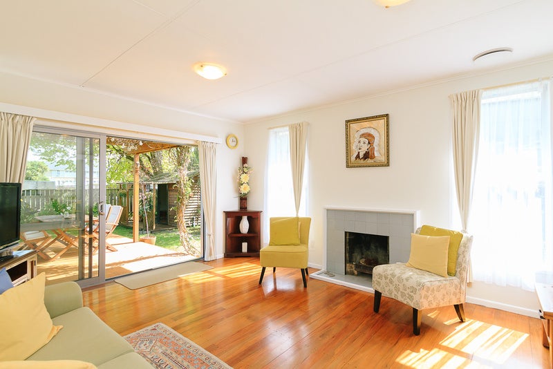 19 Heather Grove, Fairfield, Lower Hutt - Carousel 1