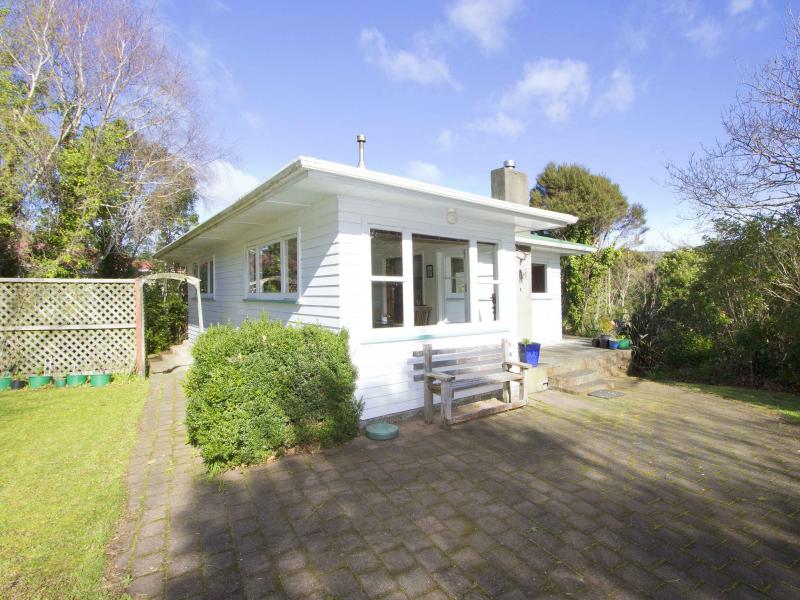 9 Gawler Grove, Wainuiomata, Lower Hutt - Carousel 20