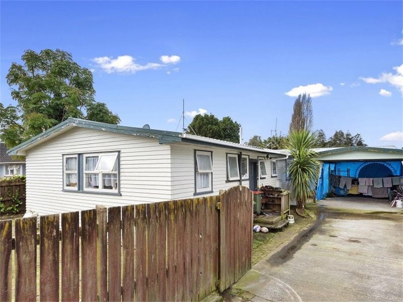 1 Kerrs Court, Bader, Hamilton - Carousel 1