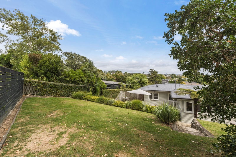 51 Rutherford Terrace, Meadowbank, Auckland - Carousel 26