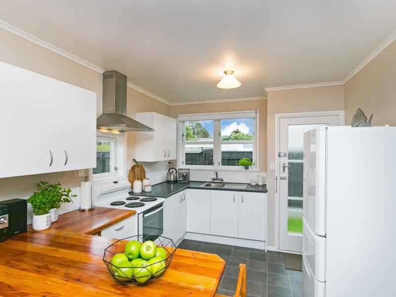 6/24 Copeland ST, EPUNI, LOWER HUTT - Carousel 2