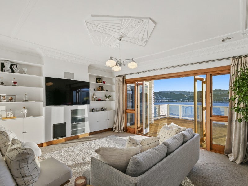 10 Aranui Street, Maupuia, Wellington - Carousel 2