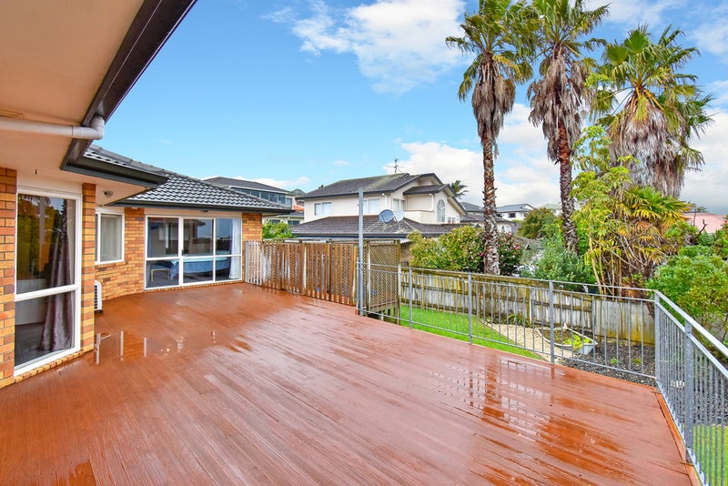 32 Ewhurst Place, Goodwood Heights, Auckland - Carousel 15