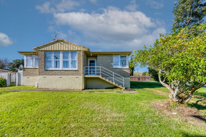 43 Justine Street, Cannons Creek, Porirua - Carousel 1