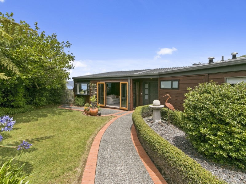 12 Stanhope Grove, Korokoro, Lower Hutt - Carousel 1