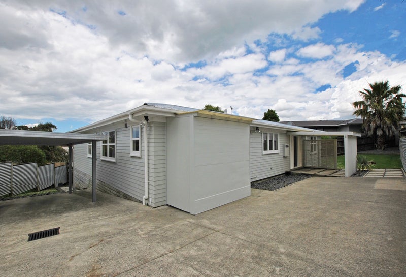 5 Caronia Crescent, Lynfield, Auckland - Carousel 1