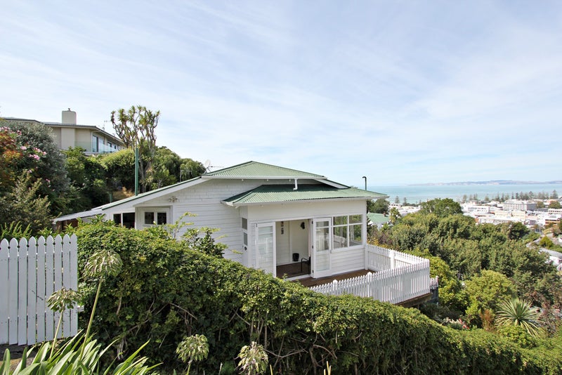 15 Corry Avenue, Bluff Hill, Napier - Carousel 2