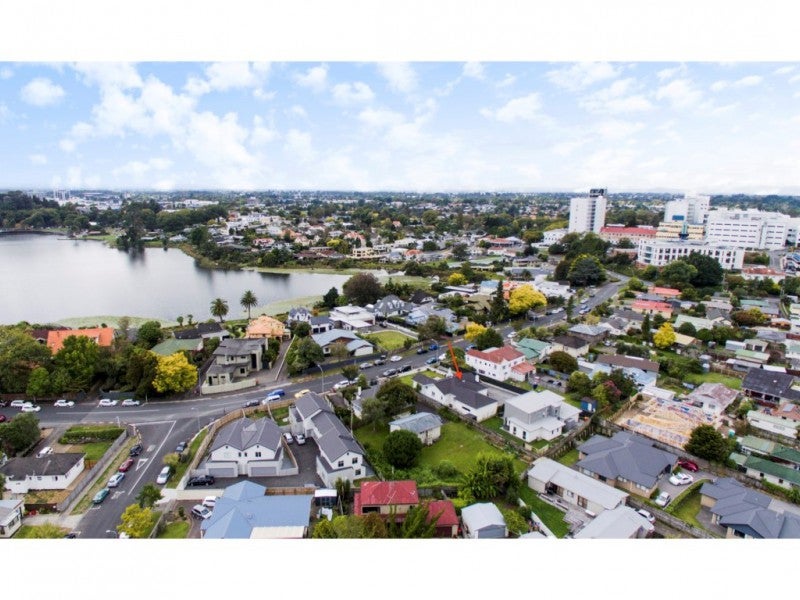 55 Lake Crescent, Hamilton Lake, Hamilton - Carousel 23