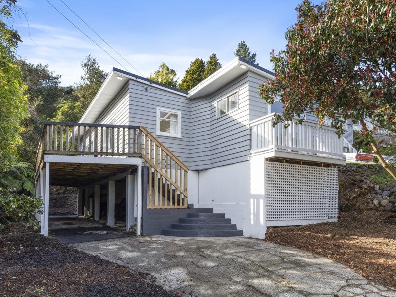 35 Thomas Street, Stokes Valley, Lower Hutt - Carousel 1