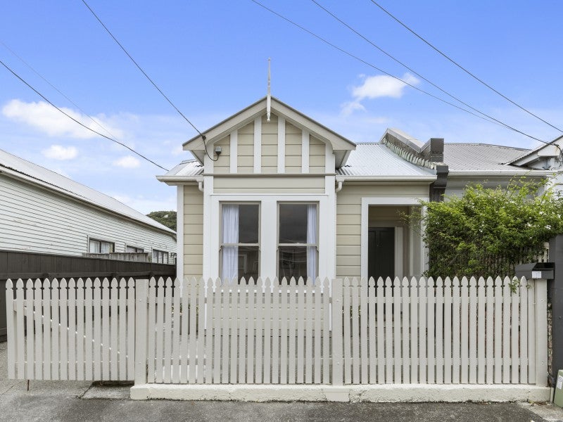 19 Riddlers Crescent, Petone, Lower Hutt - Carousel 18